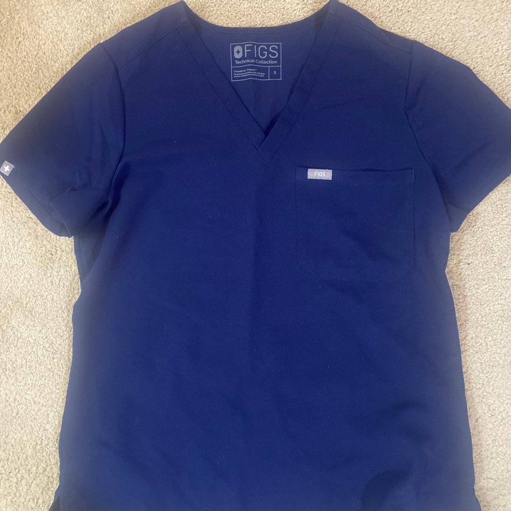 Figs Catarina Scrub Top in navy blue